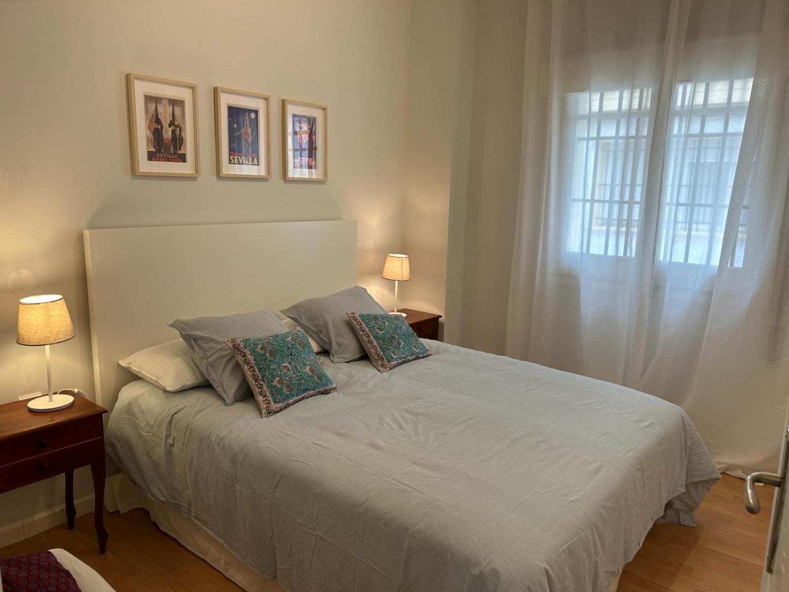 2 Bedroom Apartment By Guadalquivir River Sevilla Bagian luar foto